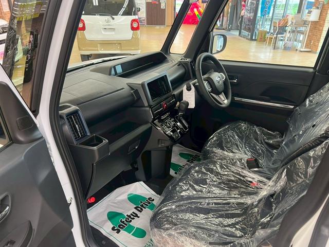 タント カスタムＲＳ　４ＷＤ　スマートキー　障害物センサー　衝突軽減ブレーキシステム　ＡＢＳ　横滑り防止装置　両側パワースライドドア　アイドリングストップ　運転席・助手席シートヒーター　純正アルミホイール（21枚目）