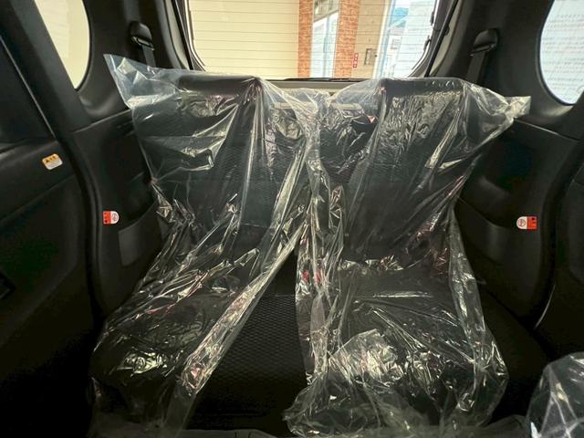 タント カスタムＲＳ　４ＷＤ　スマートキー　障害物センサー　衝突軽減ブレーキシステム　ＡＢＳ　横滑り防止装置　両側パワースライドドア　アイドリングストップ　運転席・助手席シートヒーター　純正アルミホイール（33枚目）