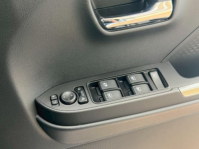 タント カスタムＲＳ　４ＷＤ　スマートキー　障害物センサー　衝突軽減ブレーキシステム　ＡＢＳ　横滑り防止装置　両側パワースライドドア　アイドリングストップ　運転席・助手席シートヒーター　純正アルミホイール（48枚目）