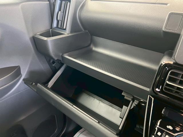 タント カスタムＲＳ　４ＷＤ　スマートキー　障害物センサー　衝突軽減ブレーキシステム　ＡＢＳ　横滑り防止装置　両側パワースライドドア　アイドリングストップ　運転席・助手席シートヒーター　純正アルミホイール（52枚目）