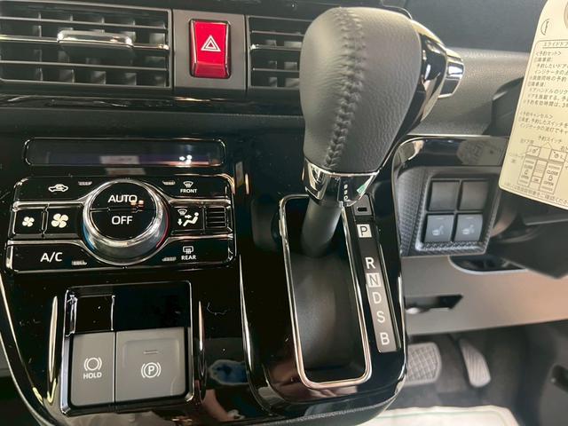 タント カスタムＲＳ　４ＷＤ　スマートキー　障害物センサー　衝突軽減ブレーキシステム　ＡＢＳ　横滑り防止装置　両側パワースライドドア　アイドリングストップ　運転席・助手席シートヒーター　純正アルミホイール（57枚目）