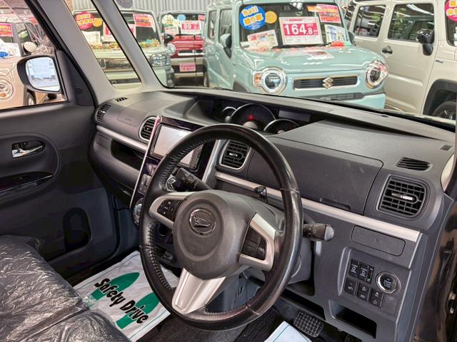 タント カスタムＲＳ　トップエディションＳＡＩＩＩ　４ＷＤ　スマートキー　両側パワースライドドア　アイドリングストップ　衝突軽減ブレーキシステム　シートヒーター　ステアリングリモコン　社外フルセグナビ　バックカメラ　リアモニター（8枚目）