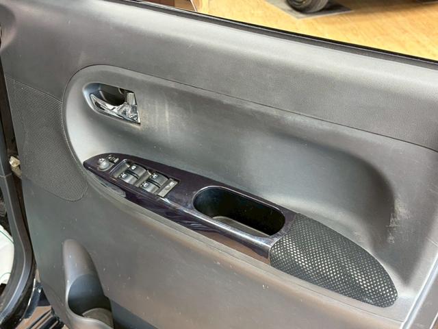 タント カスタムＲＳ　トップエディションＳＡＩＩＩ　４ＷＤ　スマートキー　両側パワースライドドア　アイドリングストップ　衝突軽減ブレーキシステム　シートヒーター　ステアリングリモコン　社外フルセグナビ　バックカメラ　リアモニター（9枚目）