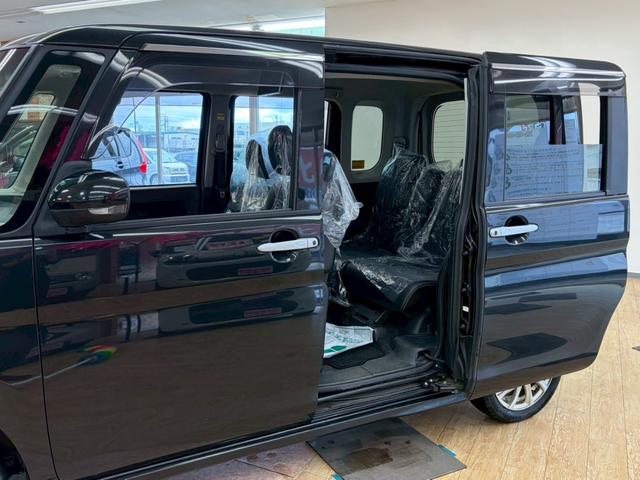 タント カスタムＲＳ　トップエディションＳＡＩＩＩ　４ＷＤ　スマートキー　両側パワースライドドア　アイドリングストップ　衝突軽減ブレーキシステム　シートヒーター　ステアリングリモコン　社外フルセグナビ　バックカメラ　リアモニター（17枚目）