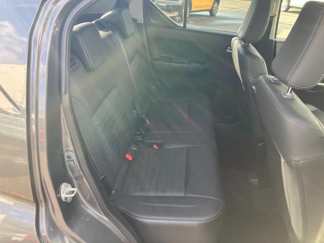 イグニス Ｆリミテッド　４ＷＤ　クルーズコントロール　ステアリングリモコンスイッチ　グリップコントロール　全方位モニター　純正ナビ　プッシュスタート　スマートキー　純正エンジンスターター　ＬＥＤヘッドライト　パドルシフト（11枚目）