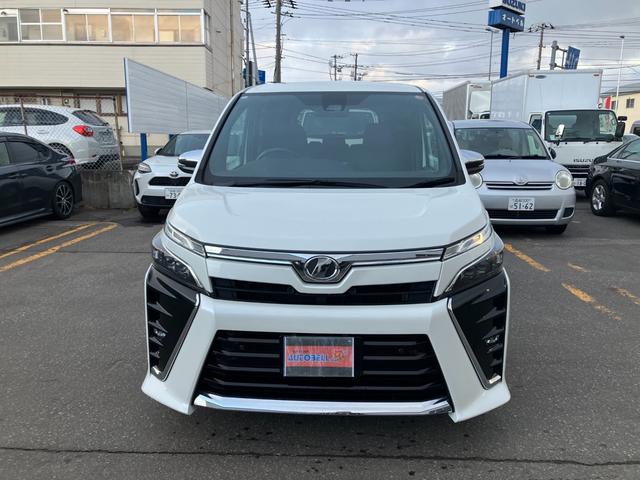 ヴォクシー ZS 煌II 4WD 社外10インチナビ 両側パワースライドドア ワイパーデアイサー ステアリングリモコンスイッチ LEDヘッドライト クルーズコントロール リヤオートエアコン バックカメラ ETC(2枚目)