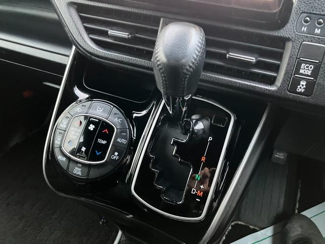 ヴォクシー ZS 煌II 4WD 社外10インチナビ 両側パワースライドドア ワイパーデアイサー ステアリングリモコンスイッチ LEDヘッドライト クルーズコントロール リヤオートエアコン バックカメラ ETC(18枚目)