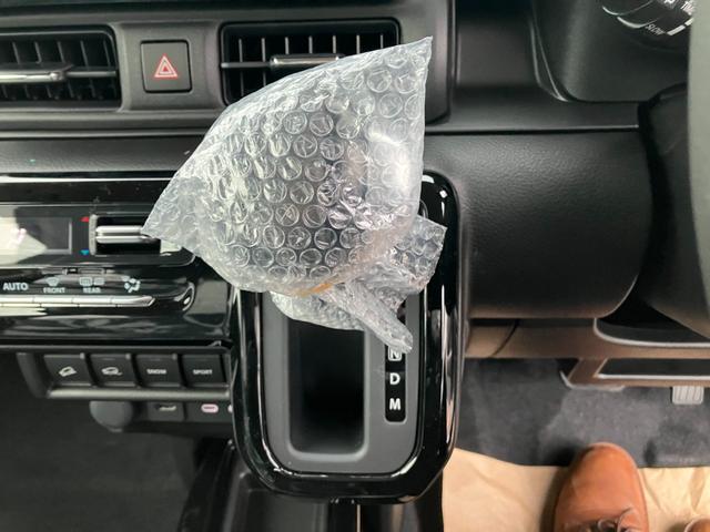 クロスビー ハイブリッドＭＶ　全方位モニター付ナビ　アップグレードｐｋｇ　アダプティブクルーズコントロール　ステアリングリモコンスイッチ　ヘッドアップディスプレイ　グリップコントロール　スノーモード　ＬＥＤヘッドライト（18枚目）