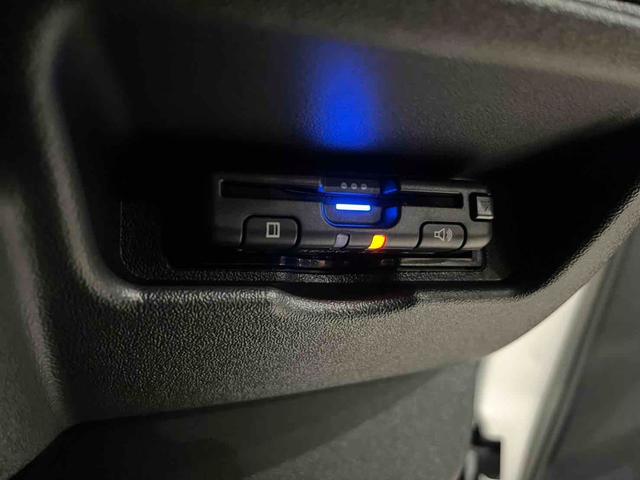 ハイエースバン 　４ＷＤ　ＥＴＣ　バックカメラ　ナビ　クリアランスソナー　レーンアシスト　衝突被害軽減システム　両側電動スライドドア　オートマチックハイビーム　オートライト　スマートキー　電動格納ミラー　ＡＴ（7枚目）