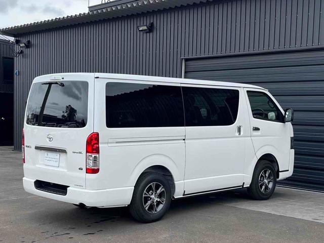 ハイエースバン 　４ＷＤ　ＥＴＣ　バックカメラ　ナビ　クリアランスソナー　レーンアシスト　衝突被害軽減システム　両側電動スライドドア　オートマチックハイビーム　オートライト　スマートキー　電動格納ミラー　ＡＴ（17枚目）