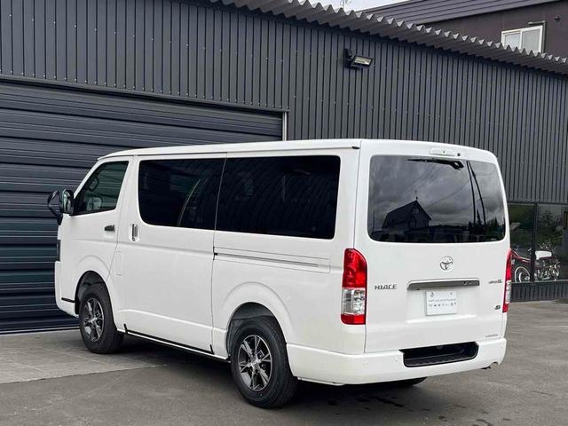 ハイエースバン 　４ＷＤ　ＥＴＣ　バックカメラ　ナビ　クリアランスソナー　レーンアシスト　衝突被害軽減システム　両側電動スライドドア　オートマチックハイビーム　オートライト　スマートキー　電動格納ミラー　ＡＴ（19枚目）