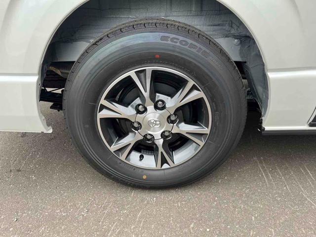 ハイエースバン 　４ＷＤ　ＥＴＣ　バックカメラ　ナビ　クリアランスソナー　レーンアシスト　衝突被害軽減システム　両側電動スライドドア　オートマチックハイビーム　オートライト　スマートキー　電動格納ミラー　ＡＴ（20枚目）
