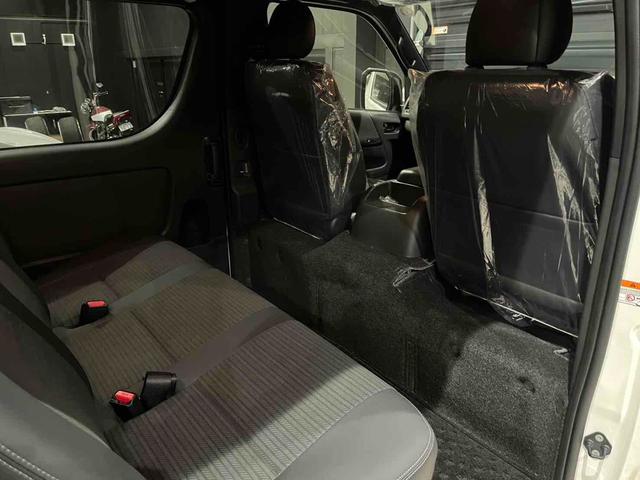 ハイエースバン 　４ＷＤ　ＥＴＣ　バックカメラ　ナビ　クリアランスソナー　レーンアシスト　衝突被害軽減システム　両側電動スライドドア　オートマチックハイビーム　オートライト　スマートキー　電動格納ミラー　ＡＴ（42枚目）