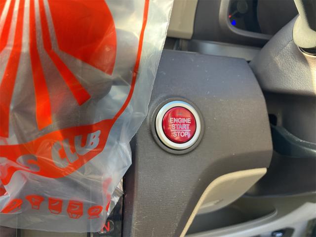 Ｎ－ＯＮＥ Ｇ　４ＷＤ　スマートキー　アイドリングストップ　ベンチシート　ＣＶＴ　盗難防止システム　ＡＢＳ　ＥＳＣ　ＣＤ　ＵＳＢ　アルミホイール　衝突安全ボディ　エアコン　パワーステアリング　パワーウィンドウ（4枚目）