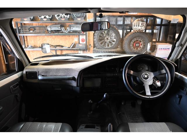ランドクルーザー８０ ＳＴＤ　バン４．２ディーゼル　４ＷＤ・角目４灯・ブラＶ・ＭＴ２・フェンダーミラー（16枚目）