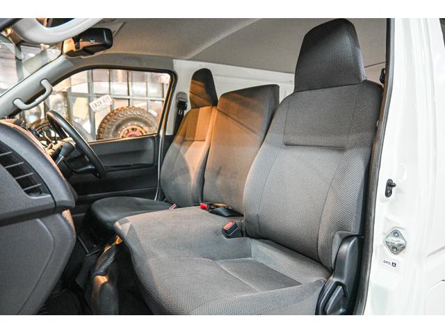 ハイエースバン ロングルートバンＤＸ　ベッドキット・グッドイヤーＥＡＧＬＥナスカーホワイトレター・オーレンカウンターＯＧスムージー１６ｉｎＡＷ（13枚目）