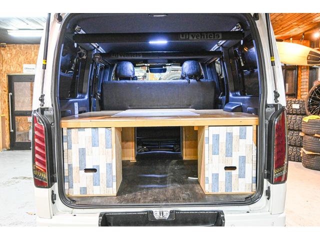 ハイエースバン スーパーＧＬ　ダークプライムＩＩ　アルパインＢＩＧ　Ｘ１１ｉｎ・アルパインスピーカーセット・アルパインフリップダウンモニター１２．８ｉｎ・ヴァレンティ　ジュエルＬＥＤシーケンシャルドアミラー（11枚目）