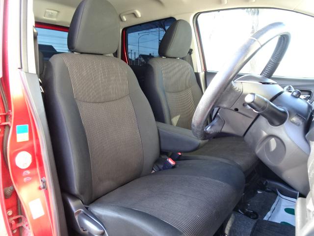 運転席・助手席ともにシートのヘタレ、汚れも無く綺麗なお車大切に使われていたお車です☆