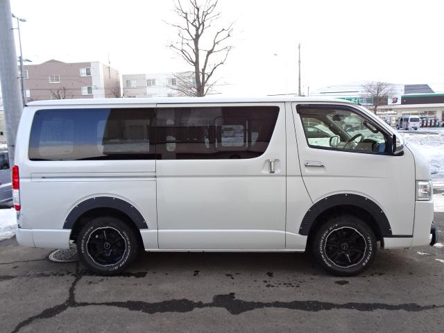 ハイエースバン ロングスーパーＧＬ　本州車　４ＷＤ　プッシュスタート　スマートキー　オートマチックハイビーム　ＥＴＣ　ＭＩＤ　ＧＲＣＩＡ　ＷＨＥＥＬ　バックカメラ　リヤヒーター　リヤエアコン　ＡＣ１００Ｖ（11枚目）