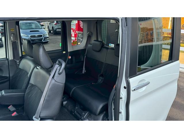 タント カスタムＸ　トップエディションリミテッドＳＡＩＩＩ　４ＷＤ・スマートアシストＩＩＩ・パノラマモニター・バックカメラ・両側電動スライドドア・ターボ・オートハイビーム・シートヒーター・プリクラッシュセーフティ・ＥＴＣ・スマートキー（13枚目）