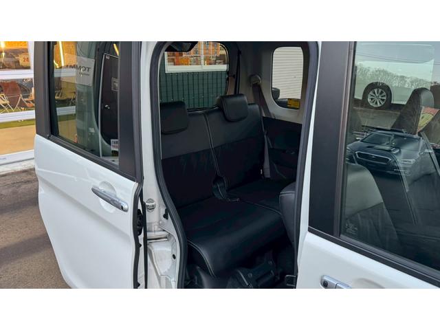 タント カスタムＸ　トップエディションリミテッドＳＡＩＩＩ　４ＷＤ・スマートアシストＩＩＩ・パノラマモニター・バックカメラ・両側電動スライドドア・ターボ・オートハイビーム・シートヒーター・プリクラッシュセーフティ・ＥＴＣ・スマートキー（14枚目）