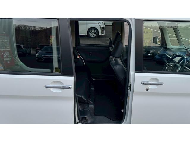 タント カスタムＸ　トップエディションリミテッドＳＡＩＩＩ　４ＷＤ・スマートアシストＩＩＩ・パノラマモニター・バックカメラ・両側電動スライドドア・ターボ・オートハイビーム・シートヒーター・プリクラッシュセーフティ・ＥＴＣ・スマートキー（29枚目）