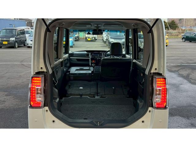 タント カスタムＸ　トップエディションリミテッドＳＡＩＩＩ　４ＷＤ・スマートアシストＩＩＩ・パノラマモニター・バックカメラ・両側電動スライドドア・ターボ・オートハイビーム・シートヒーター・プリクラッシュセーフティ・ＥＴＣ・スマートキー（30枚目）