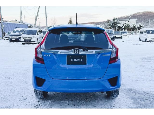 フィットハイブリッド Ｆパッケージ　４ＷＤ・エンジンスターター・ＥＴＣ・ドラレコ・純正ナビ・ＬＥＤドアミラーウィンカー・スマートキー（22枚目）