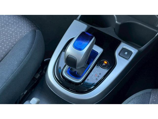 フィットハイブリッド Ｆパッケージ　４ＷＤ・エンジンスターター・ＥＴＣ・ドラレコ・純正ナビ・ＬＥＤドアミラーウィンカー・スマートキー（42枚目）