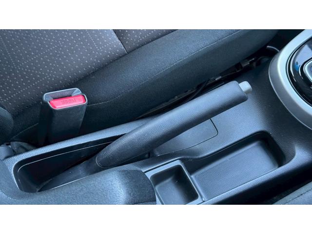 フィットハイブリッド Ｆパッケージ　４ＷＤ・エンジンスターター・ＥＴＣ・ドラレコ・純正ナビ・ＬＥＤドアミラーウィンカー・スマートキー（43枚目）