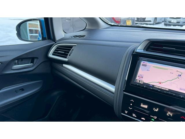 フィットハイブリッド Ｆパッケージ　４ＷＤ・エンジンスターター・ＥＴＣ・ドラレコ・純正ナビ・ＬＥＤドアミラーウィンカー・スマートキー（46枚目）