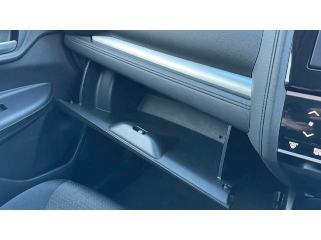 フィットハイブリッド Ｆパッケージ　４ＷＤ・エンジンスターター・ＥＴＣ・ドラレコ・純正ナビ・ＬＥＤドアミラーウィンカー・スマートキー（47枚目）