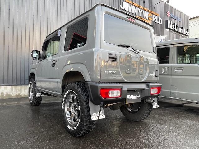 ジムニー XC 2インチリフトアップ(JAOS)/グラムライツ(レイズ)/オープンカントリーMT225(TOYO)/マッドフラップ(JAOS)/社外マフラー/シートカバー/(12枚目)