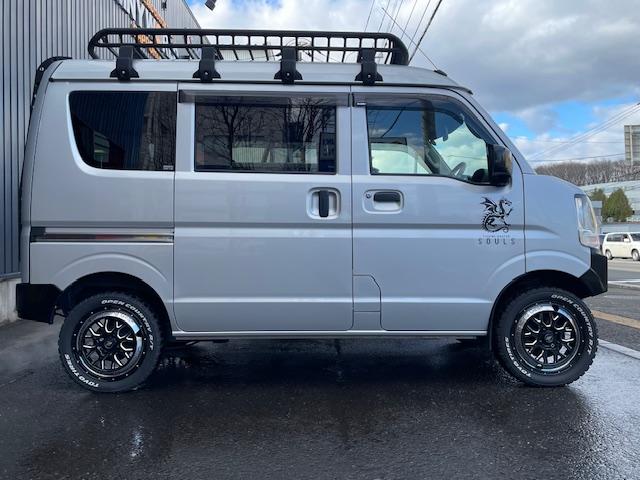 エブリイ PAリミテッド エヌズリミテッド ブラックバイソン/フィッシングマスター/1オーナー/4WD/30mmアップ/WORKクラッグホイール15/ラック/サイドオーニング/ラダー/ベットキット(4枚目)