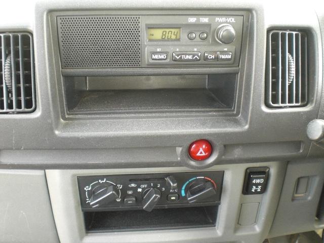 ミニキャブバン ＣＤ　４ＷＤ　５速ＭＴ　両側スライドドア　エアコン　運転席エアバッグ　助手席エアバッグ（10枚目）