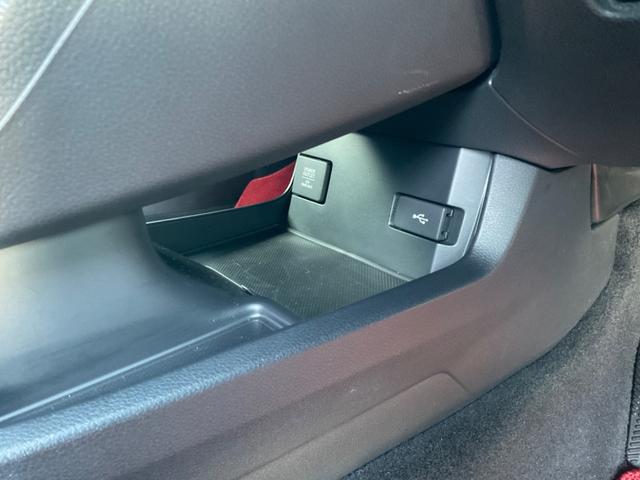 シビック ハッチバック　ＫＥＮＷＯＯＤ製ナビＴＶ　Ｂｌｕｅｔｏｏｔｈ　バックカメラ　無限フロアマット・スカッフプレート・ドアバイザー　クルコン　ＥＴＣ　前席シートヒーター　前後ドラレコ　ステアリングスイッチ　パドルシフト（37枚目）