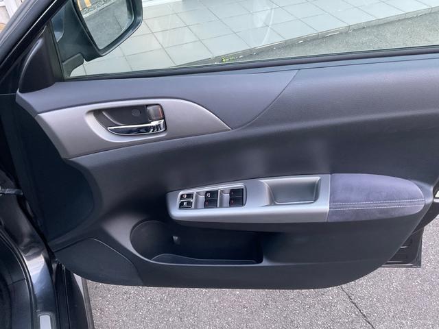 インプレッサ ＷＲＸ　ＳＴｉ　Ｄｅｆｉ３連メーター（ブースト計、油温計、油圧計）、プッシュスタート、運転席パワーシート、ＥＴＣ（17枚目）