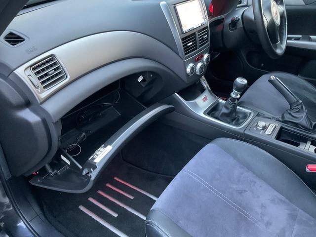 インプレッサ ＷＲＸ　ＳＴｉ　Ｄｅｆｉ３連メーター（ブースト計、油温計、油圧計）、プッシュスタート、運転席パワーシート、ＥＴＣ（30枚目）