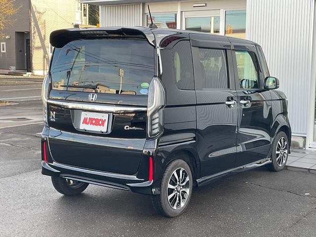 Ｎ－ＢＯＸカスタム Ｇ・Ｌホンダセンシング　純正ナビ・ＴＶ　バックカメラ　両側パワスラ　純正エンジンスターター　プッシュスタート　クルコン　ＥＴＣ　ＬＥＤヘッドライト　フォグランプ　シートヒーター　ドラレコ　ｂｌｕｅｔｏｏｔｈ（6枚目）
