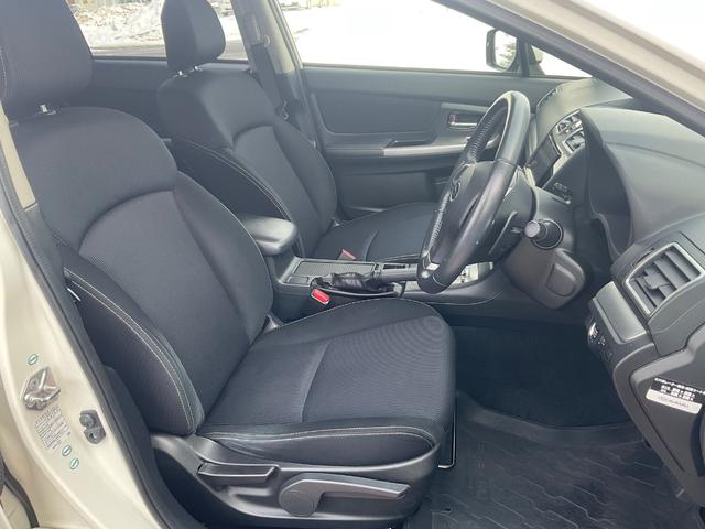 インプレッサスポーツ ２．０ｉアイサイト　プッシュスタート　スマートキー　ＫＥＮＷＯＯＤ製ナビＴＶ　Ｂｌｕｅｔｏｏｔｈ　バックカメラ　レーダークルーズコントロール　ＥＴＣ　ＨＩＤヘッドライト　リアスポイラー　エアロ（サイド・リア）（12枚目）