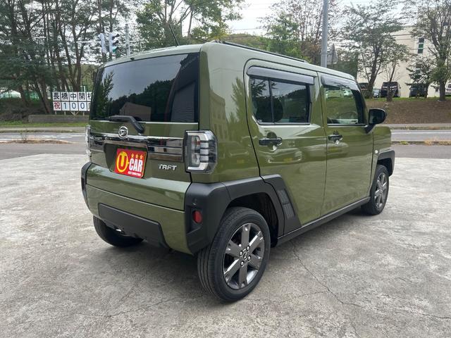 タフト Ｇターボ　４ＷＤ　９インチディスプレイオーディオ　バックカメラ　エンジンスターター　スカイルーフ　置く充電（4枚目）