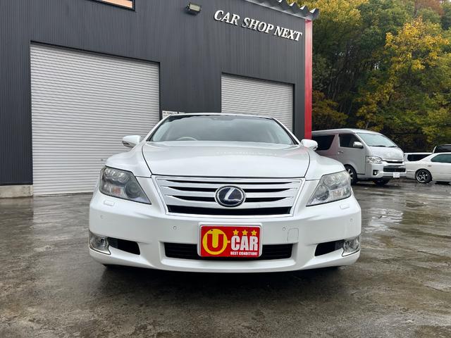 ＬＳ ＬＳ６００ｈ　バージョンＵ　Ｉパッケージ　４ＷＤ　サンルーフ　ホワイトレザーシート　エンジンスターター　パワートランク（2枚目）