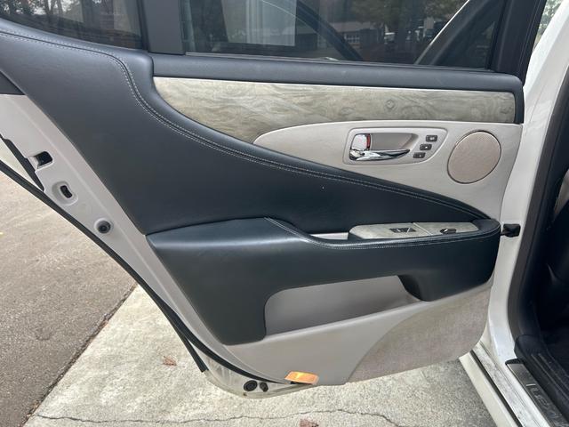 ＬＳ ＬＳ６００ｈ　バージョンＵ　Ｉパッケージ　４ＷＤ　サンルーフ　ホワイトレザーシート　エンジンスターター　パワートランク（21枚目）