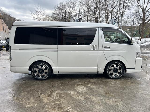 ハイエースワゴン GL 4WD ロング HKSスーパーチャージャー 前置きIC アルパイン11インチナビ Bカメラ フリップダウンモニター ローダウン オーバーフェンダー LEDテール(8枚目)