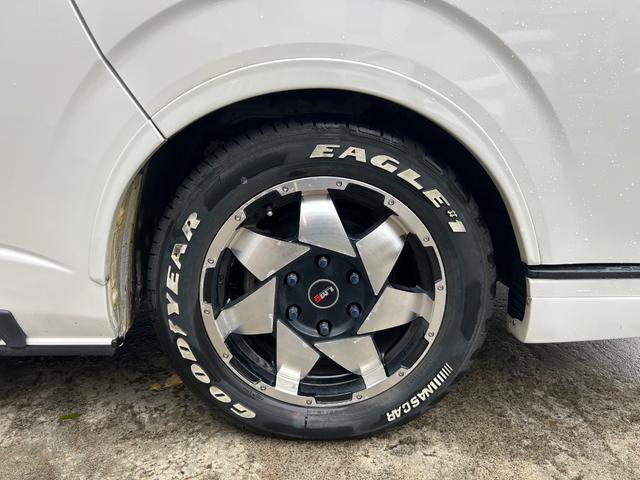 ハイエースワゴン GL 4WD ロング HKSスーパーチャージャー 前置きIC アルパイン11インチナビ Bカメラ フリップダウンモニター ローダウン オーバーフェンダー LEDテール(13枚目)
