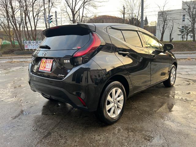 アクア Z 4WD エンスタ 衝突被害軽減ブレーキ 10.5インチディスプレイ バックカメラ トヨタセーフティーセンス HUD(4枚目)