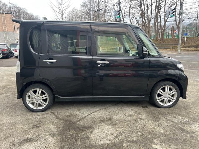 タント カスタムＲＳ　４ＷＤ　ターボ　エコアイドル　パワースライドドア　純正ナビ　ＴＶ　Ｂｌｕｅｔｏｏｔｈオーディオ　エンジンスターター　後期モデル（8枚目）