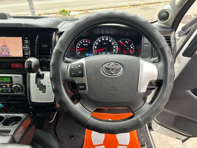 ハイエースワゴン ＧＬ　ファインテックツアラー　４ＷＤ　両側パワースライドドア　社外ナビ　ＴＶ　Ｂカメラ　フリップダウンモニター　フロントスポイラー　社外ＬＥＤテールランプ　シートカバー（10枚目）