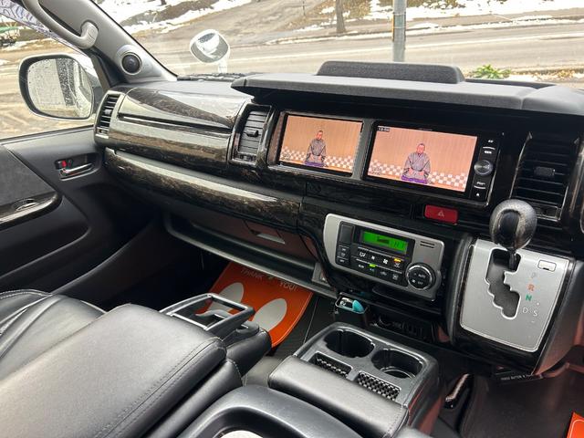 ハイエースワゴン ＧＬ　ファインテックツアラー　４ＷＤ　両側パワースライドドア　社外ナビ　ＴＶ　Ｂカメラ　フリップダウンモニター　フロントスポイラー　社外ＬＥＤテールランプ　シートカバー（11枚目）