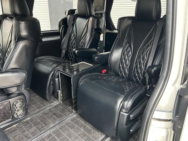 ハイエースワゴン ＧＬ　ファインテックツアラー　４ＷＤ　両側パワースライドドア　社外ナビ　ＴＶ　Ｂカメラ　フリップダウンモニター　フロントスポイラー　社外ＬＥＤテールランプ　シートカバー（16枚目）